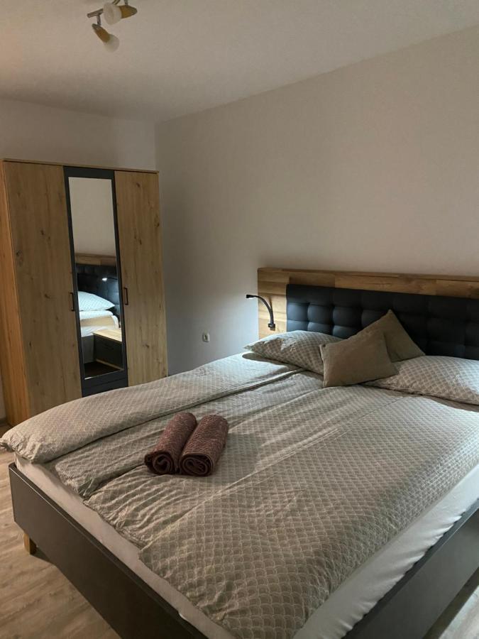 Apartman Laura Smoljanac Esterno foto