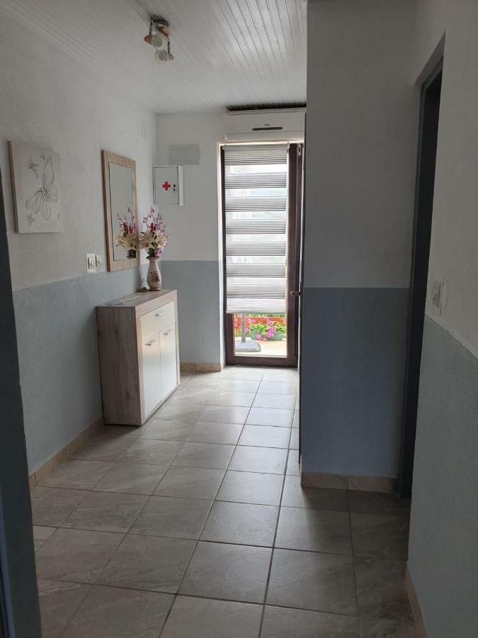 Apartman Laura Smoljanac Esterno foto
